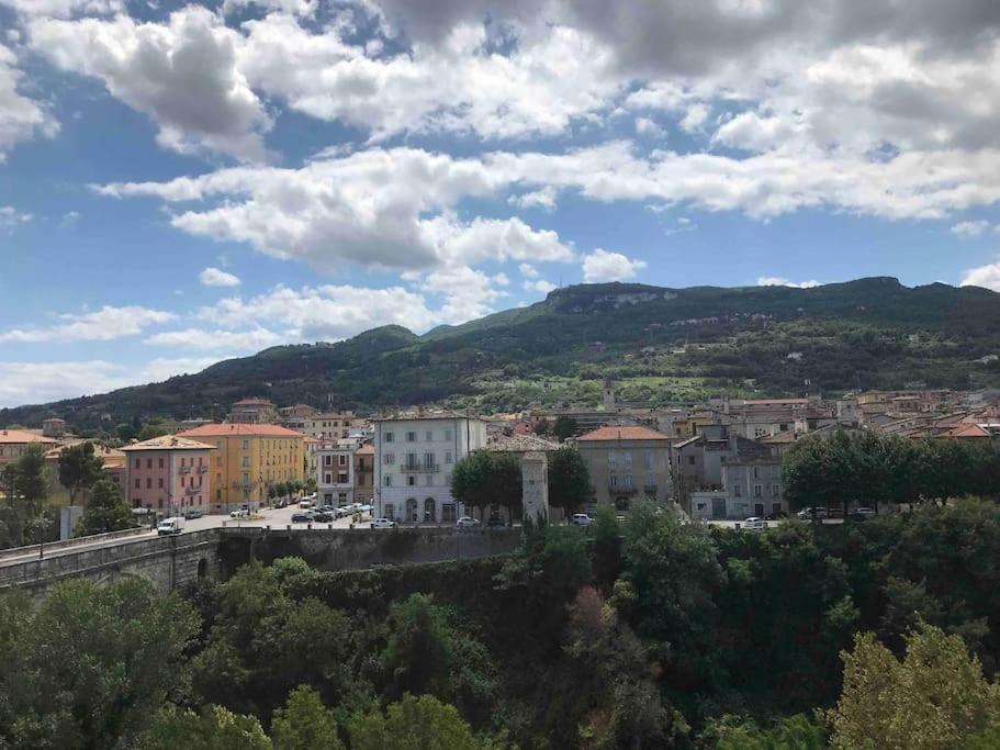 L'Attico Sul Fiume Center Home Ascoli Piceno Extérieur photo